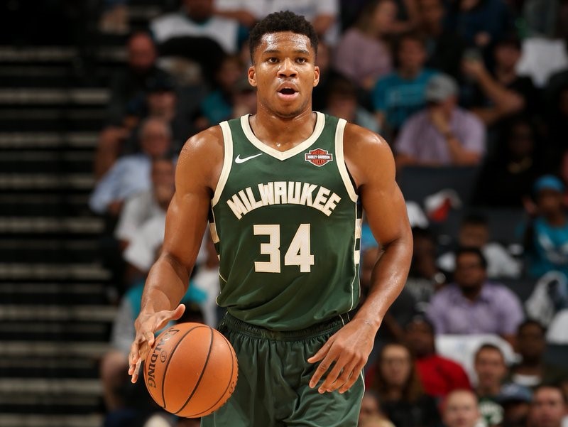 【英亚官网】妹妹上衣飘起来!《埃罗芒阿老师》ED真空舞成潮流(图2) 英亚官方网站