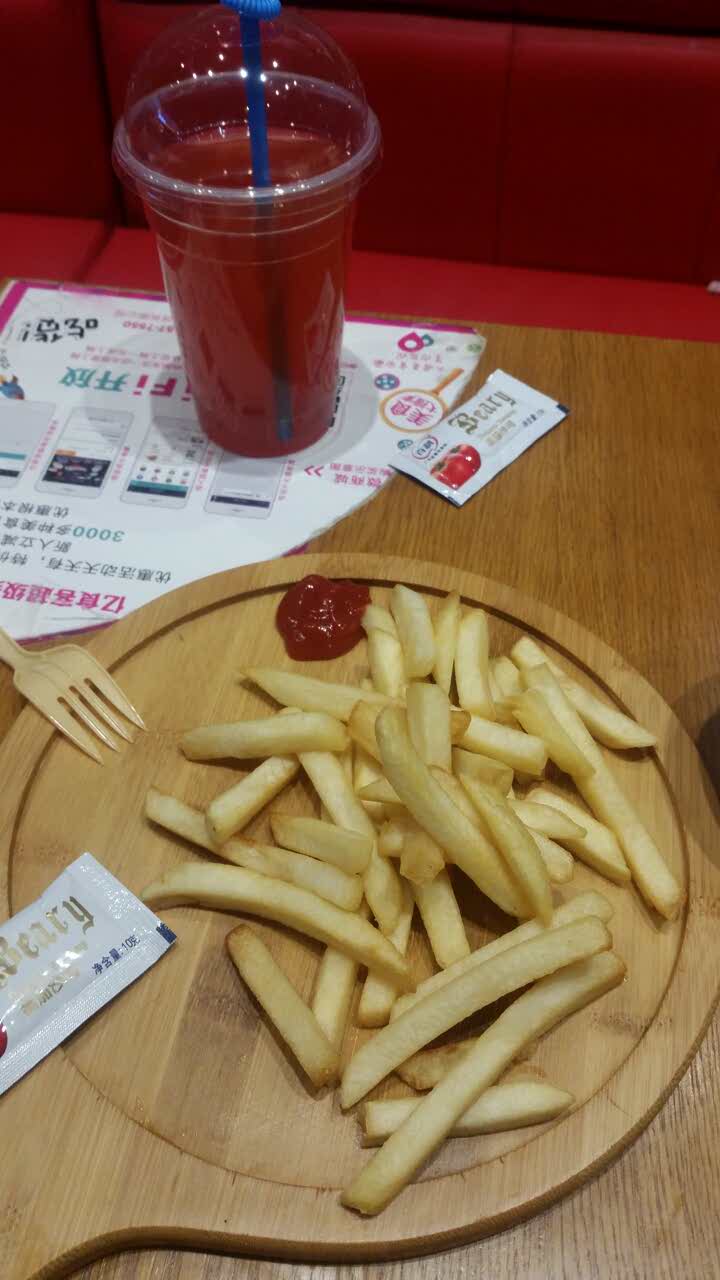 中国援塞拉利昂医疗队精心护理埃博拉留观者‘英亚官方网站’(图4) 英亚官网