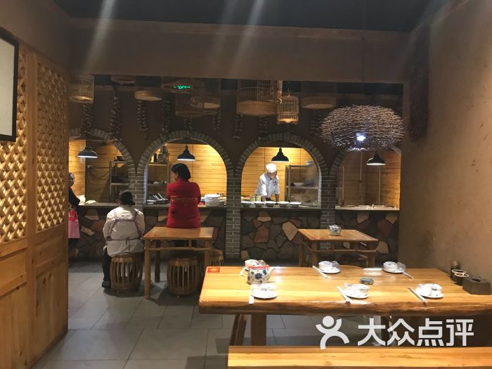 英亚官网首页|五月天新曲请奥特曼当主角 粉丝听完都哭了(图1) 英亚官网