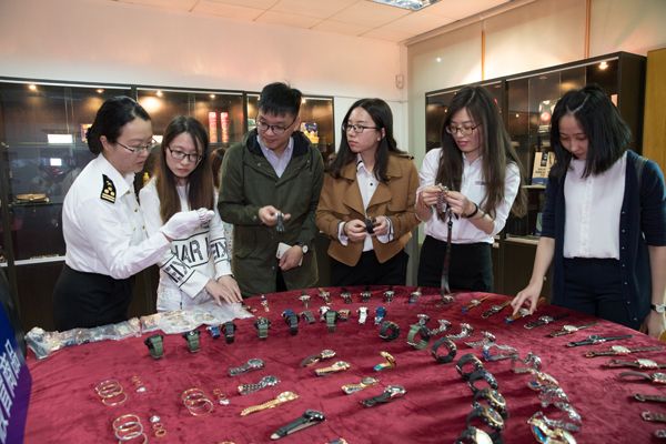 男子花30万想整容成游戏角色,又一波蛇精男在靠近!“英亚官网”(图2) 英亚官网